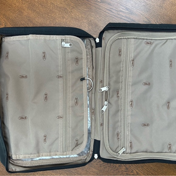 Perry Ellis Travel Toiletry Grooming Kit Bag. 14 x10x3. Double handle Black. New - Picture 6 of 13